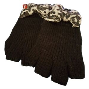 Betsey Johnson Black & White Fingerless Gloves Accent With a Bow &  Sequins NWOT